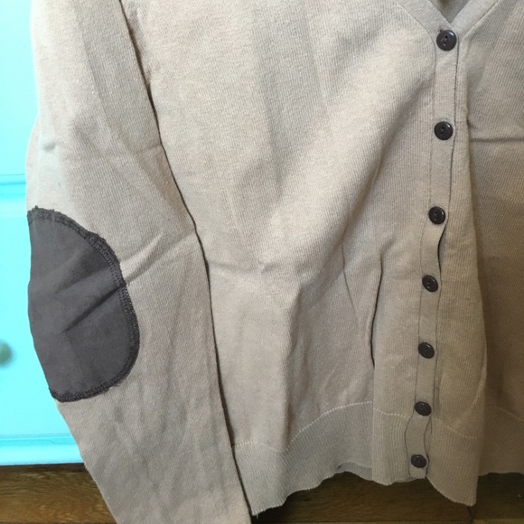 Cardigan - Picture 2 of 5